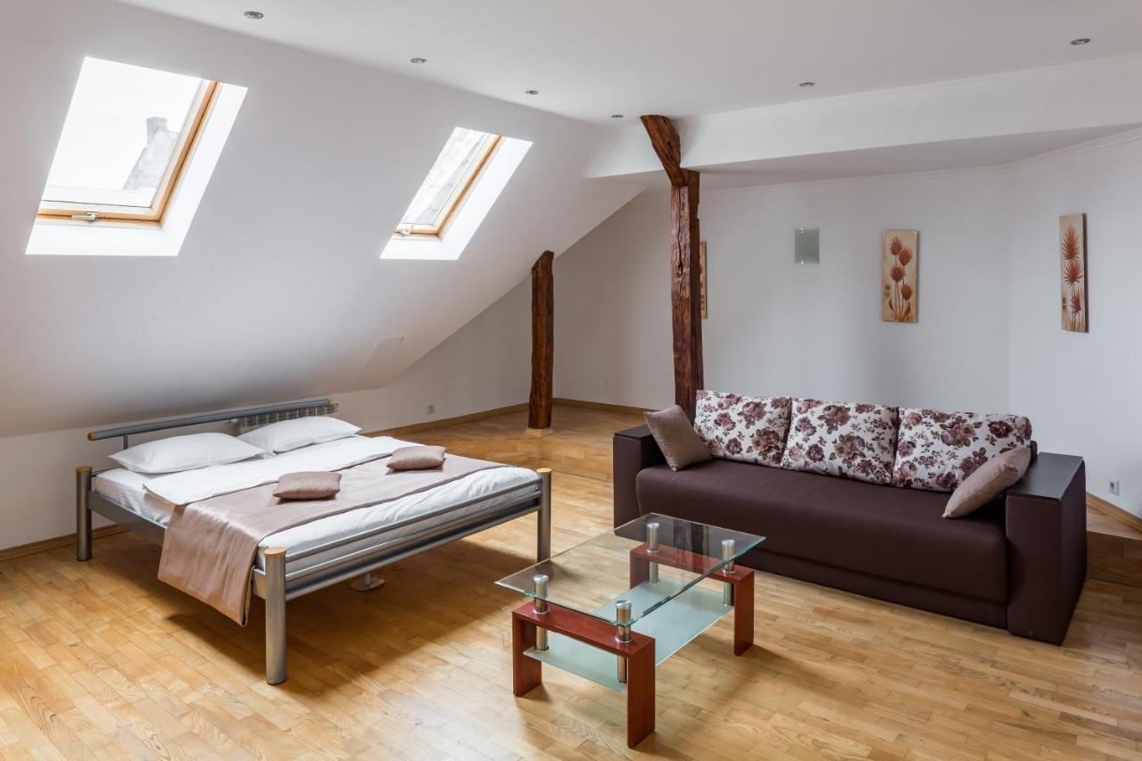 Romari Два Поверхи Apartment Lviv Bagian luar foto