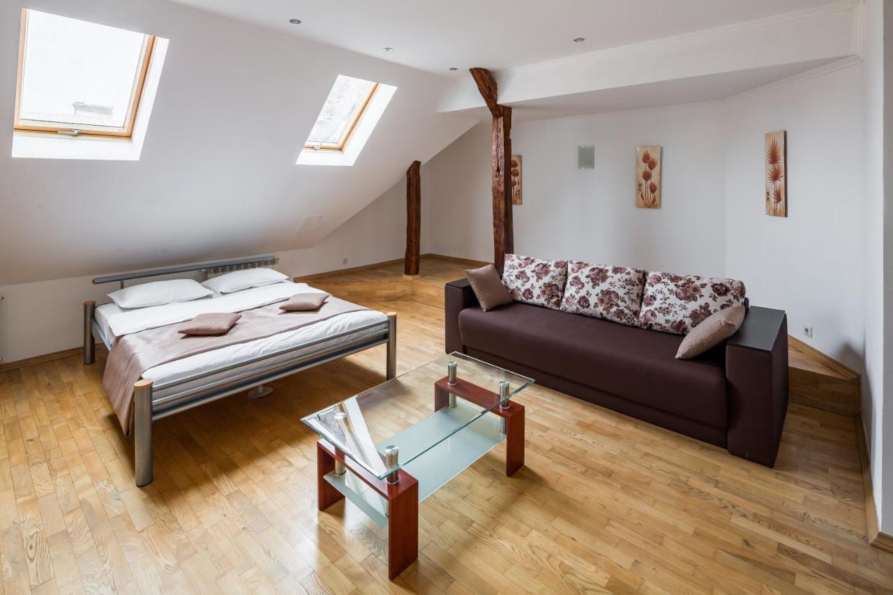 Romari Два Поверхи Apartment Lviv Bagian luar foto
