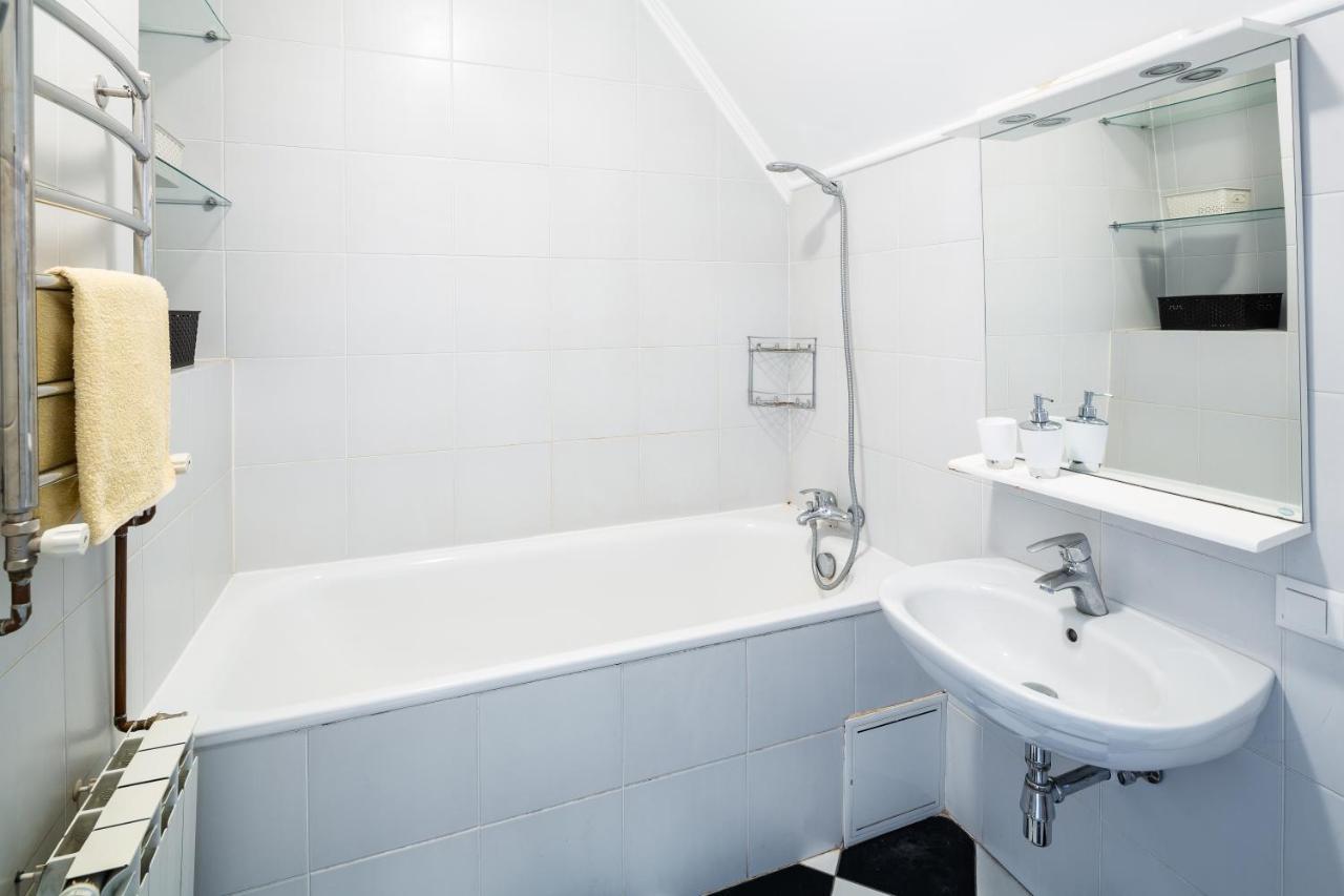 Romari Два Поверхи Apartment Lviv Bagian luar foto